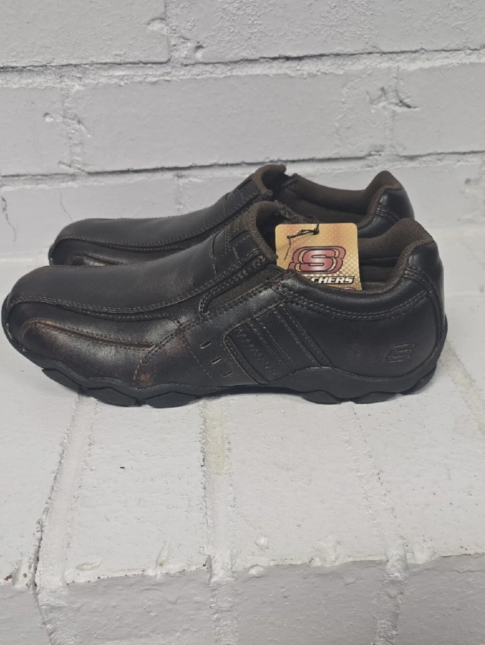 Skechers Men's Diameter Nerves Slip-On Leather Loafers.  Size 7. New.